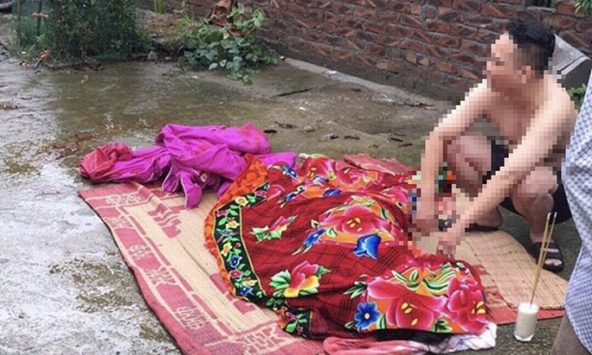 Mang dao truy sát cả nhà em ruột, 2 người tử vong tại chỗ