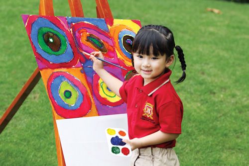 Trẻ hay chớp mắt là thói quen hay bệnh tật?