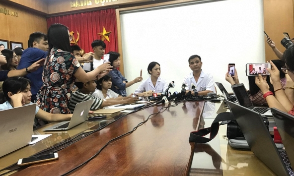 Vụ cháy nhà kho Rạng Đông: Ai cần khám và theo dõi bị ngộ độc thủy ngân?