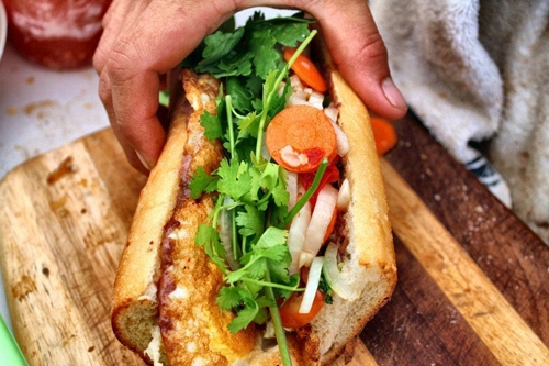 Tại sao ăn bánh mì lại gây ngộ độc thực phẩm?