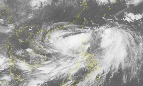 Bão Danas giật cấp 11 hướng vào Biển Đông