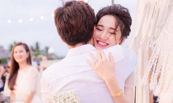 Hình ảnh lễ đính hôn bí mật của Trường Giang - Nhã Phương lần đầu được công khai