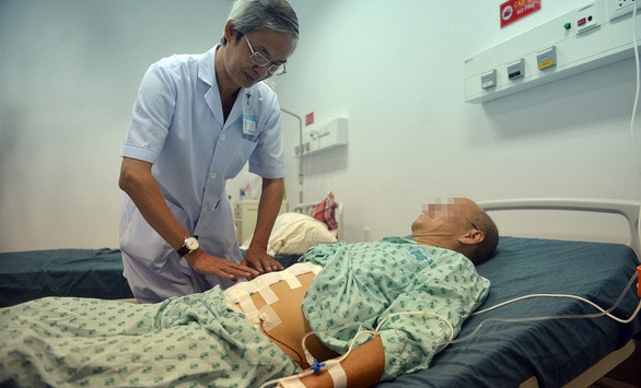 Giường dịch vụ ở bệnh viện công có thể thu 4 triệu đồng/ngày