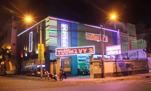 Nhiều quán Karaoke ở Sài Gòn vẫn hoạt động suốt đêm mặc lệnh cấm