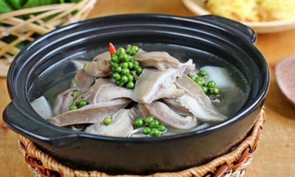 Cách nấu bao tử heo hầm tiêu xanh ngon cho ngày cuối tuần