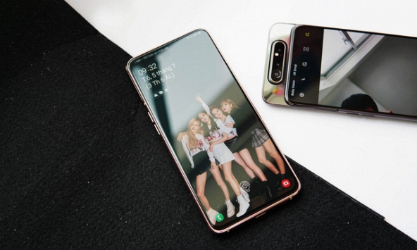 Ngất ngây với bộ quà tặng kèm Galaxy A80 giành cho fan BlackPink và các tín đồ sành điệu