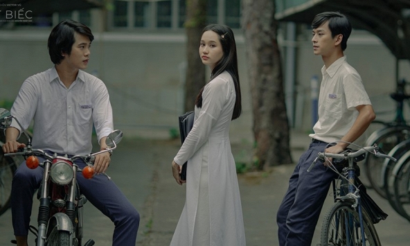 Mắt Biếc tung ra bộ ảnh học đường, đưa khán giả trở về những năm 70