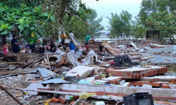 Cà Mau mưa bão dồn dập, ước tính thiệt hại hơn 30 tỷ đồng