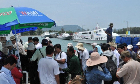 Mưa bão tiếp diễn, sân bay Phú Quốc tạm dừng khai thác đến 1h ngày 10/8