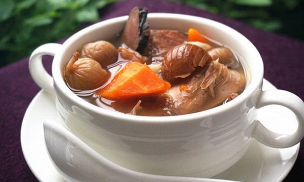 Món ngon mỗi ngày: Cách làm gà hầm thuốc Bắc thơm ngon