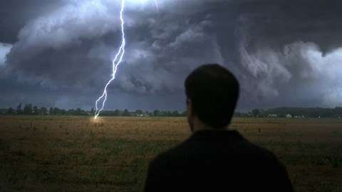 Một gia đình ở Yên Bái bị sét đánh tử vong 3 người