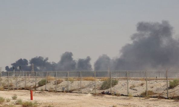 Giá dầu nguy cơ đạt đỉnh 100 USD/thùng sau vụ tấn công ở Ả Rập Saudi