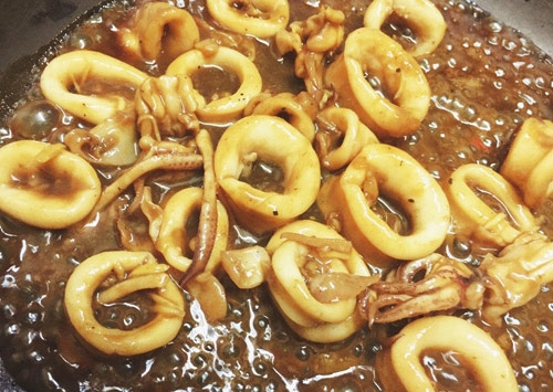 Cách làm món mực sốt me chua ngọt cực ngon