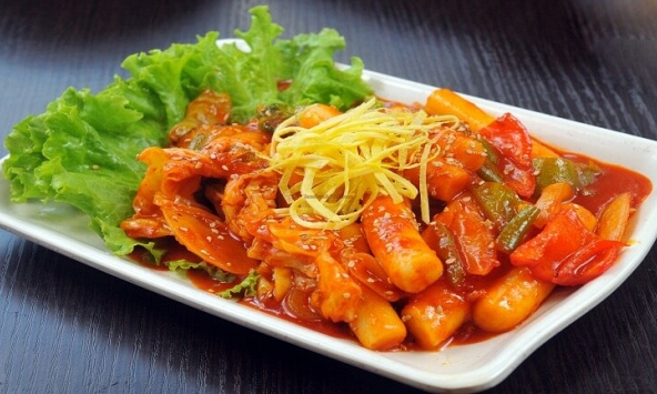 Cách làm bánh gạo cay thơm ngon