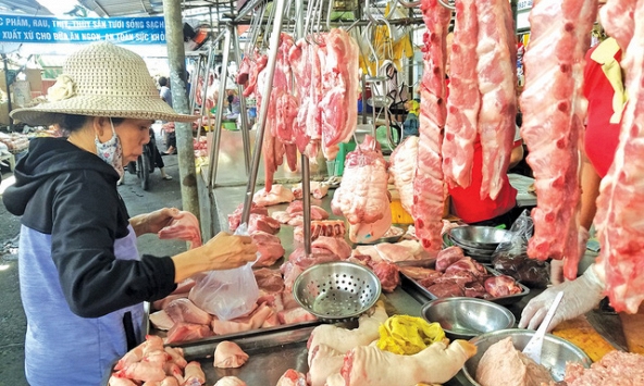 Giá thịt heo bán lẻ tăng tại một số hệ thống cửa hàng tiện lợi