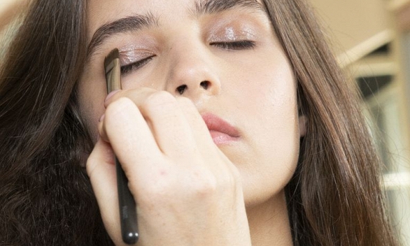 7 mẹo trang điểm 'thần thánh' cho người có làn da nhạy cảm