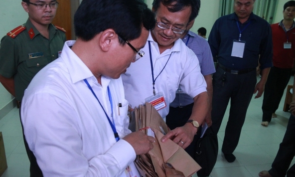 Đề nghị kỷ luật 15 phụ huynh có con được nâng điểm ở Hòa Bình