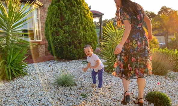 Diễn viên Lan Phương chỉ cách giữ môi trường bớt ô nhiễm cho các 'mẹ bỉm sữa'