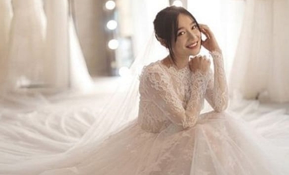 Mẫu váy cưới ren 2019 cho cô dâu điệu đà