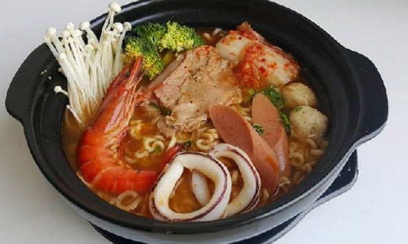 Cách làm món mì cay Hàn Quốc cực hấp dẫn 