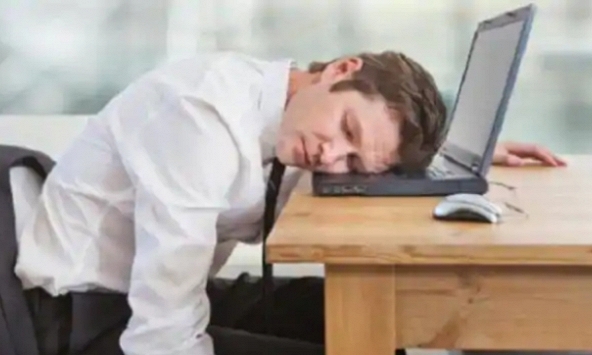 Tại sao cơ thể bạn luôn trong tình trạng mệt mỏi, chân tay rã rời?
