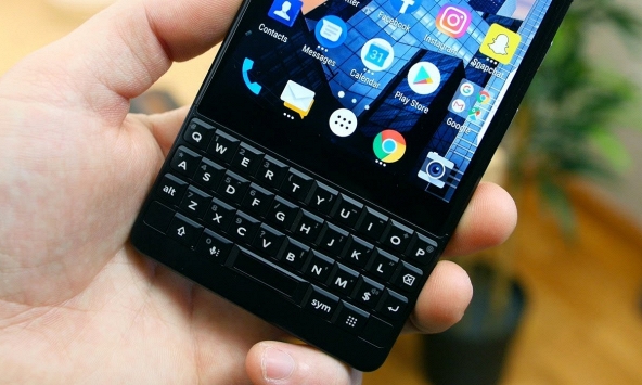 TCL nói công nghệ 5G phù hợp với TV và tủ hơn là smartphone Blackberry