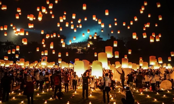 Du lịch Thái Lan tháng 11: Lễ hội thả đèn trời hấp dẫn ở Chiang Mai 