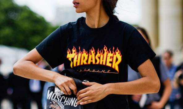 Top 10 chiếc áo thun nữ dễ mặc, dễ phối đồ nhất hiện nay
