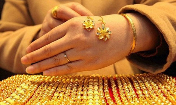 Giá vàng sáng 27/9 giảm mạnh theo thế giới