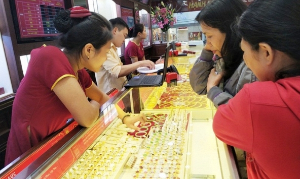 Vàng SJC tiếp tục giảm 30.000 đồng/lượng 