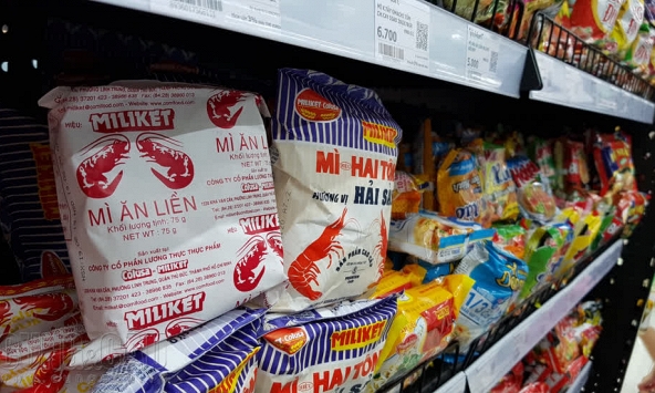 'Cuộc chiến' mì gói: Thất thủ trên sân nhà? (bài 2)