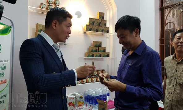 Siêu mẫu Bình Minh ra mắt chuỗi sản phẩm Oganic