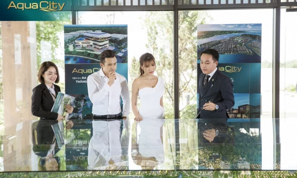 Thúy Diễm: “Với tôi, cuộc sống viên mãn là khi được ở cạnh gia đình”