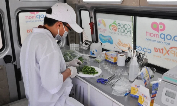 Siêu thị siết chặt chất lượng thực phẩm ngay trước tết