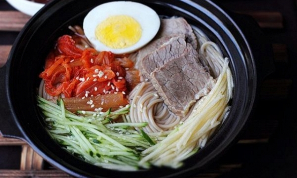 Cách nấu mì lạnh ngon chuẩn vị Hàn Quốc