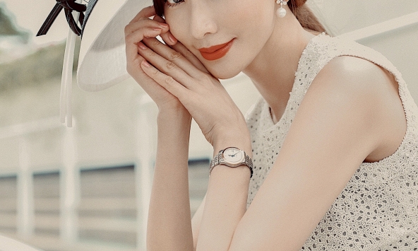 Chân dài nổi tiếng xứ Đài: Đến khi kết hôn vẫn không hết ồn ào