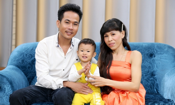 Chàng trai bất chấp sự phản đối, dè bỉu từ người đời vẫn quyết tâm lấy vợ khuyết tật