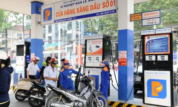 Giá xăng dầu trong nước có thể tăng 200 đồng/lít vào ngày mai?