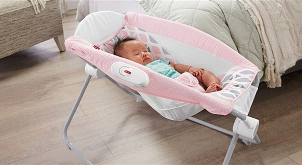 Cẩn trọng với những chiếc nôi rung đối với trẻ sơ sinh

