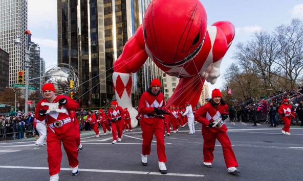 Mãn nhãn với màn diễu hành bóng bay khổng lồ ở New York trong dịp lễ Tạ ơn
