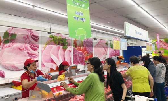 Giá thịt heo chương trình bình ổn tiếp tục tăng thêm 8.000-35.000 đồng/kg