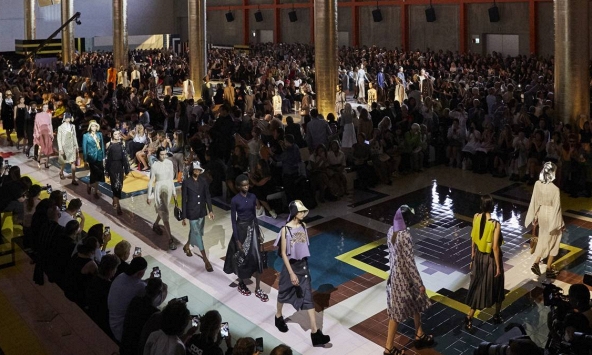 Triển lãm “Front and Back” của Prada sẽ mở cửa trong 2020
