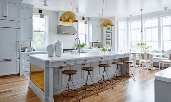 Vòi nước trên bồn rửa có nên đặt đối diện với bếp?