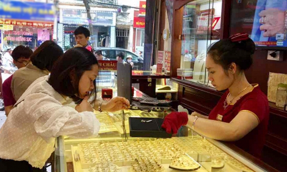 Vàng SJC tăng 40.000 đồng/lượng trong phiên cuối tuần