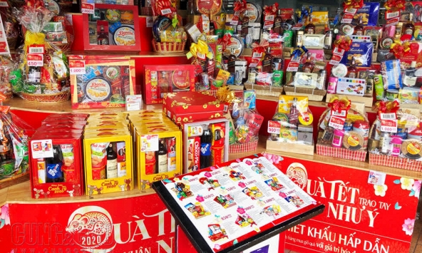 Giỏ quà Tết Canh Tý 2020: Từ bình dân đến cao cấp, giá nào cũng có