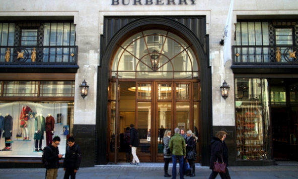 'Kẻ khóc người cười' làm ăn trong dịch COVID-19