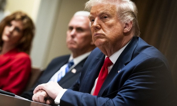 Cấp dưới Tổng thống Trump bị tố 'thu phí ân xá'