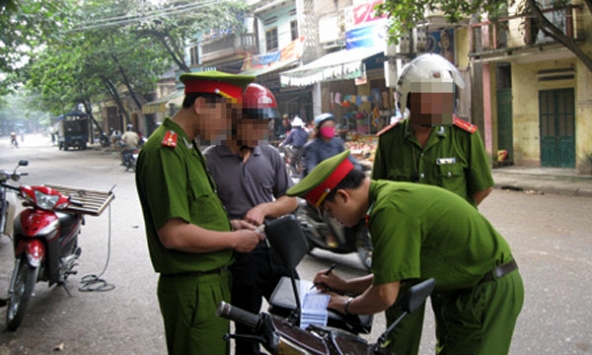 Công an xã có quyền dừng xe, kiểm soát trên các tuyến quốc lộ không?