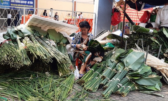 Chợ lá dong nổi tiếng Sài Gòn ế ẩm 