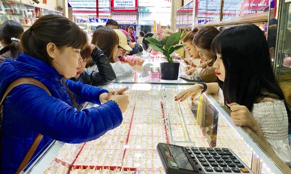 Vàng SJC tiếp tục giảm 40.000 đồng/lượng